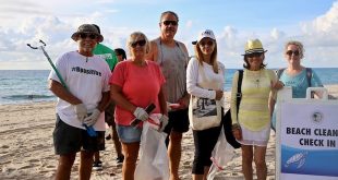 Volunteers at Beach Cleanup event